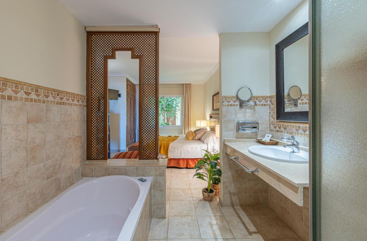 Mijas Costa, Apartment Near To Beach, Wyndham Málaga Eksteriør bilde